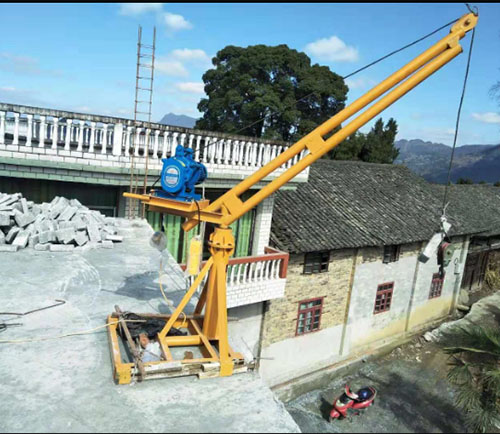 小型吊運機